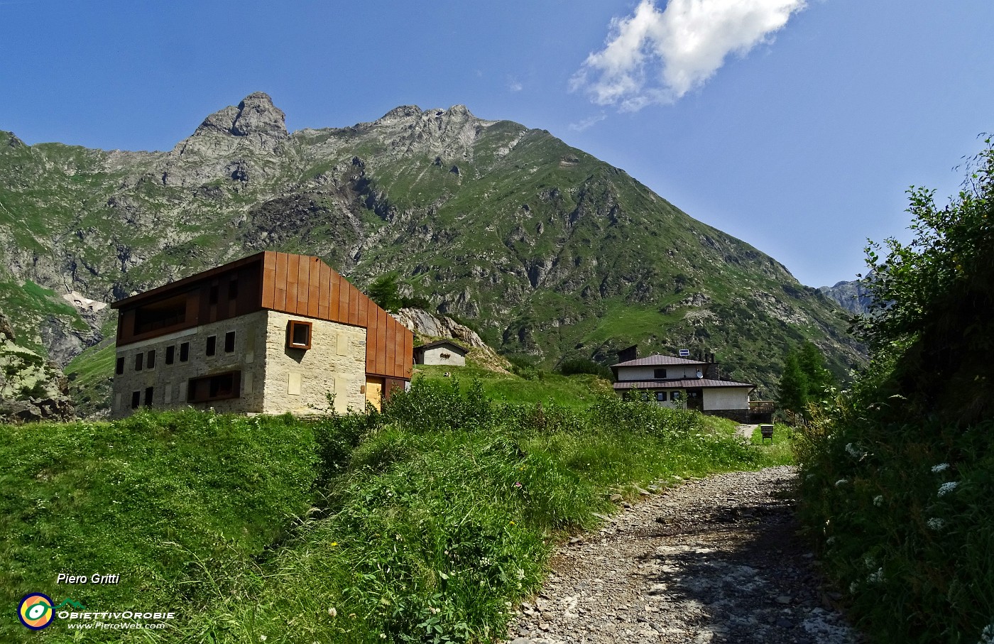 23 Ostello e Rif Curo (1915 m).JPG -                                